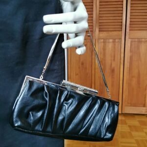 Clip clutch purse with strap